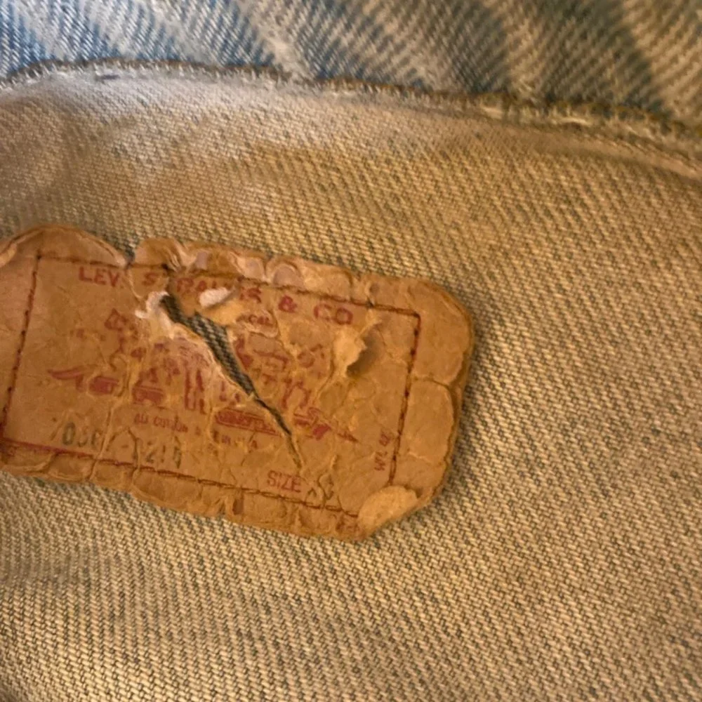 Vintage Women's Levis Jean Jacket - Denim - Picture 2 of 11